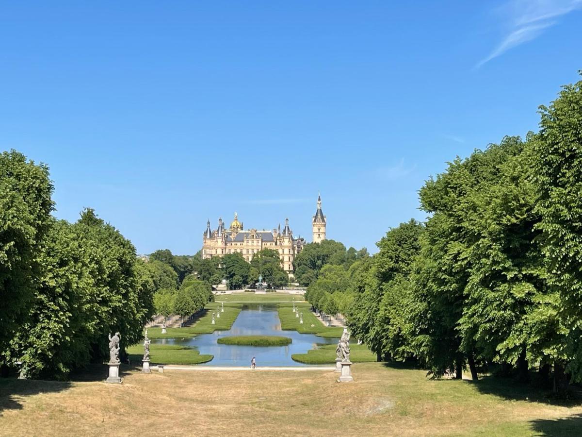 Zuarin Gewölbekeller: Schlossgartenblick Mit E-ladestation Apartment *